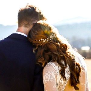 Gold bridal hair piece, Wedding hair vine (Brand NEW, never worn)